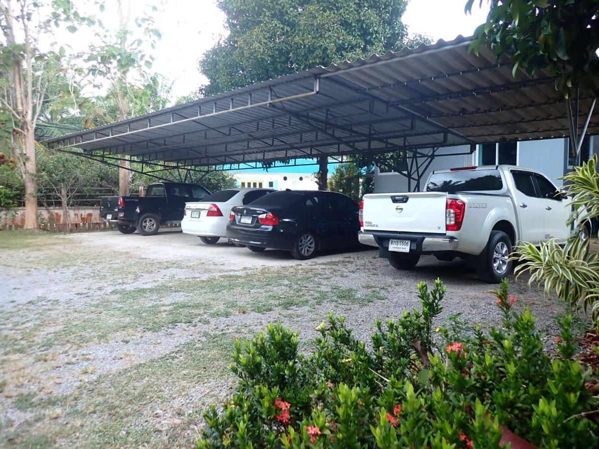 Naisang Hostel Chumphon Exterior photo